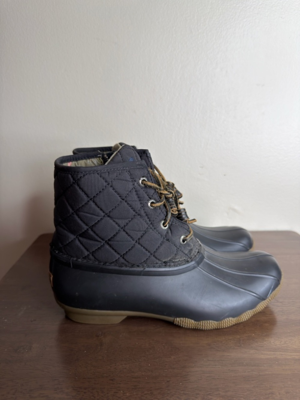 Sperry Saltwater Black Waterproof Quilted Duck Boots Sz 8 Womens